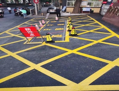临汾临汾厂区划线，园区停车场划线，车库标识标线